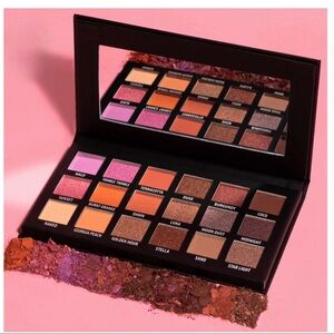 NIB KAB Cosmetics Day + Night Eyeshadow Palette with Mirror 18 Shades